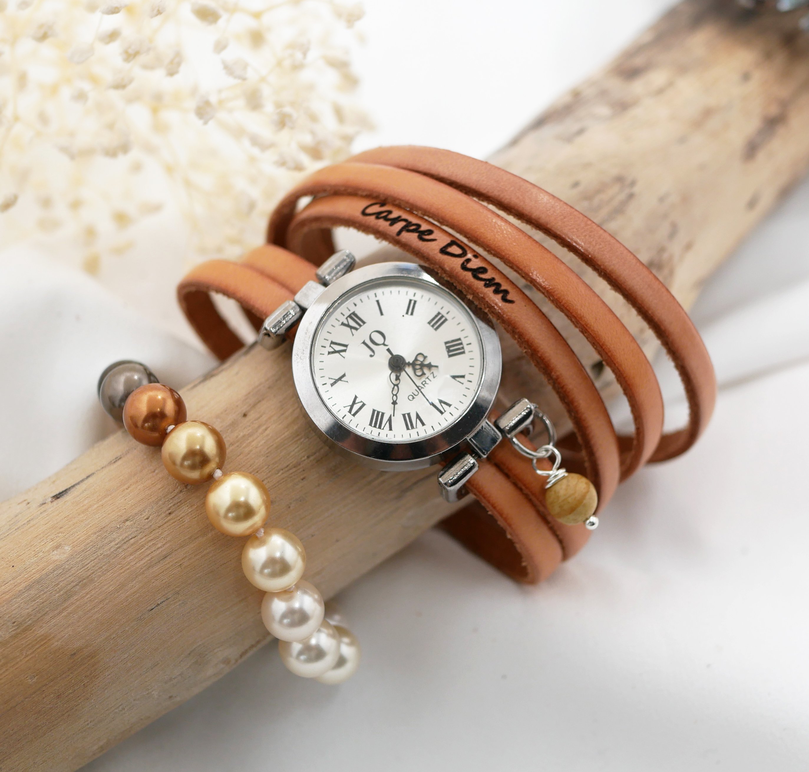 Montre argenté bracelet multi tours en cuir fermoir ajustable