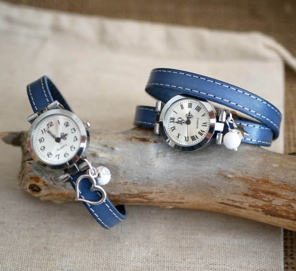 Montre bracelet cuir bleu surpîqûres blanches