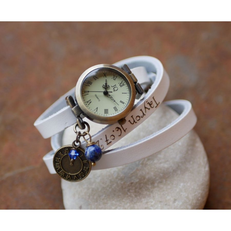 Montre bracelet cuir breloques plume perles bleues