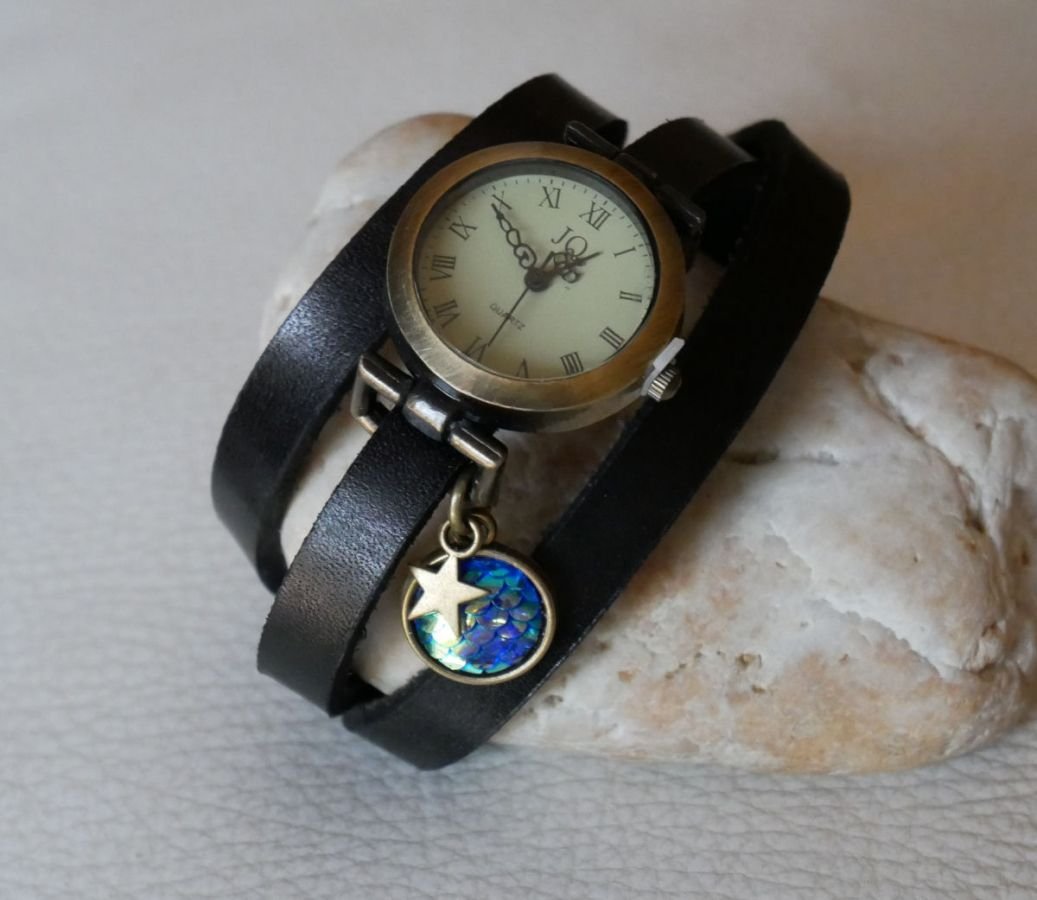 Montre bracelet cuir cabochon écailles bleues