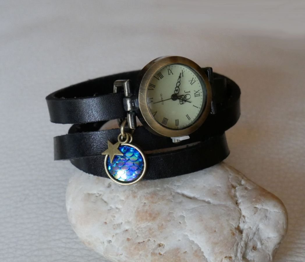 Montre bracelet cuir cabochon écailles bleues