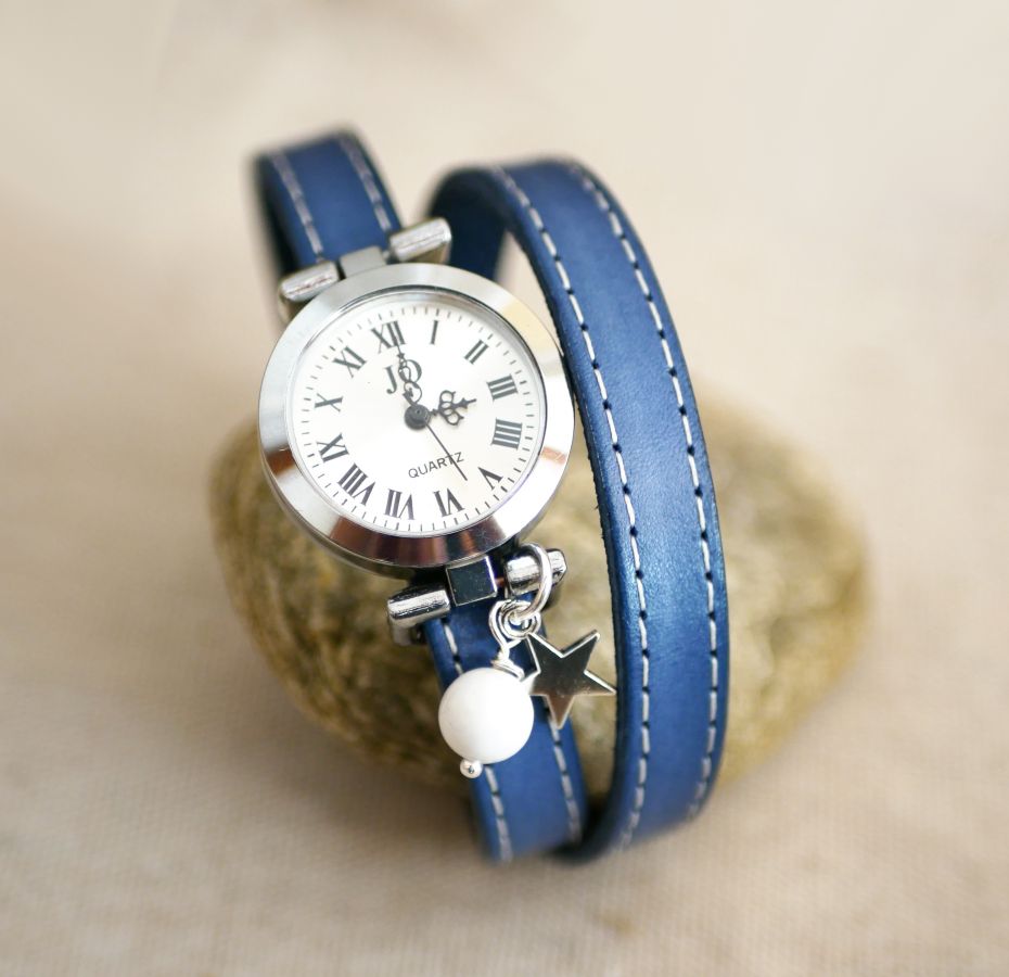Montre bracelet cuir double tour bleu surpîqûres blanches