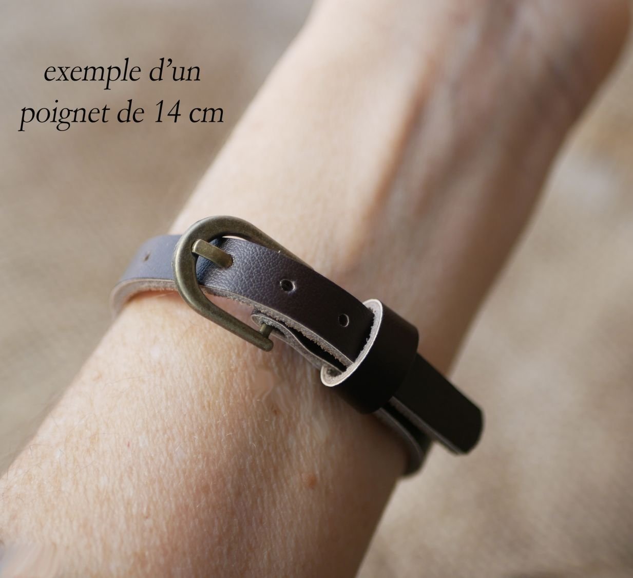 Montre bracelet cuir initiales gravées