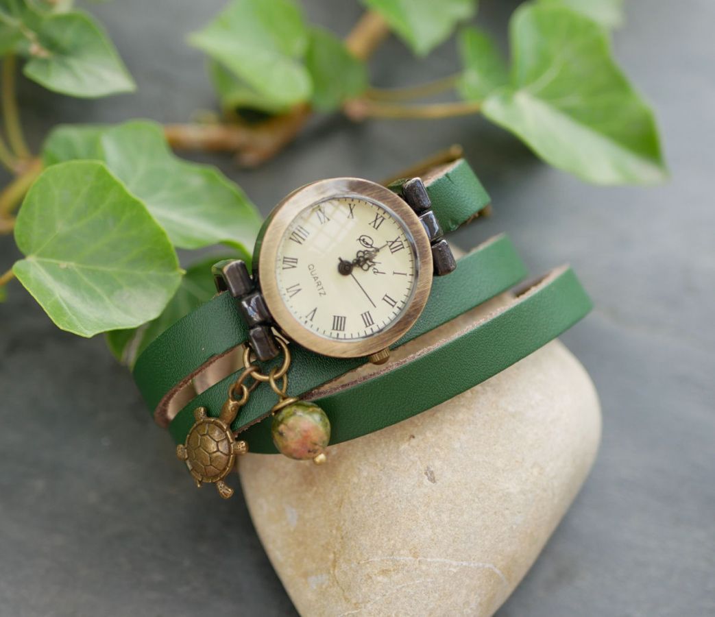 Montre bracelet cuir vert perle Unakite et tortue