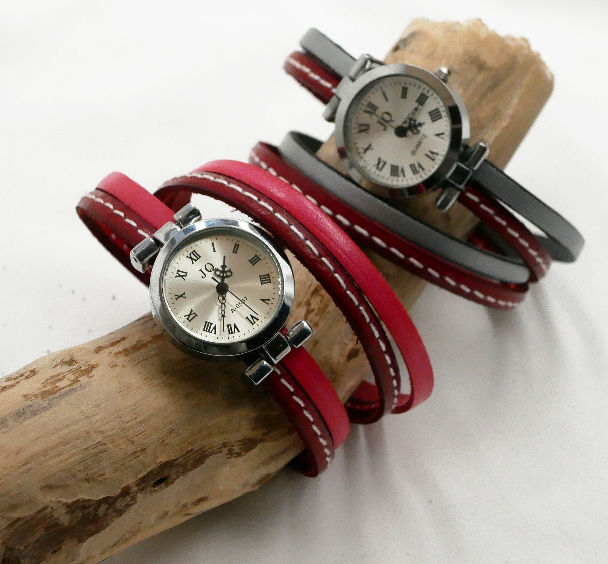 Montre bracelet double cuir Rouge aux surpiq&ucirc;res 
