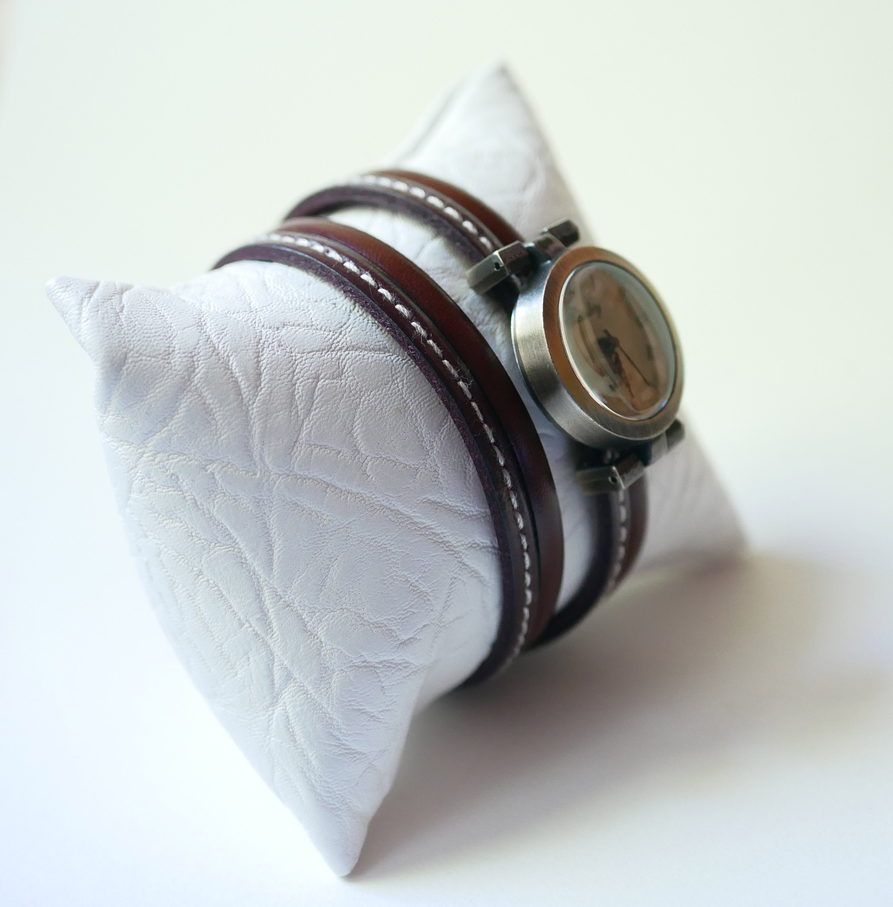 Montre bracelet double tour et duo de cuirs marron à surpiqûres à personnaliser