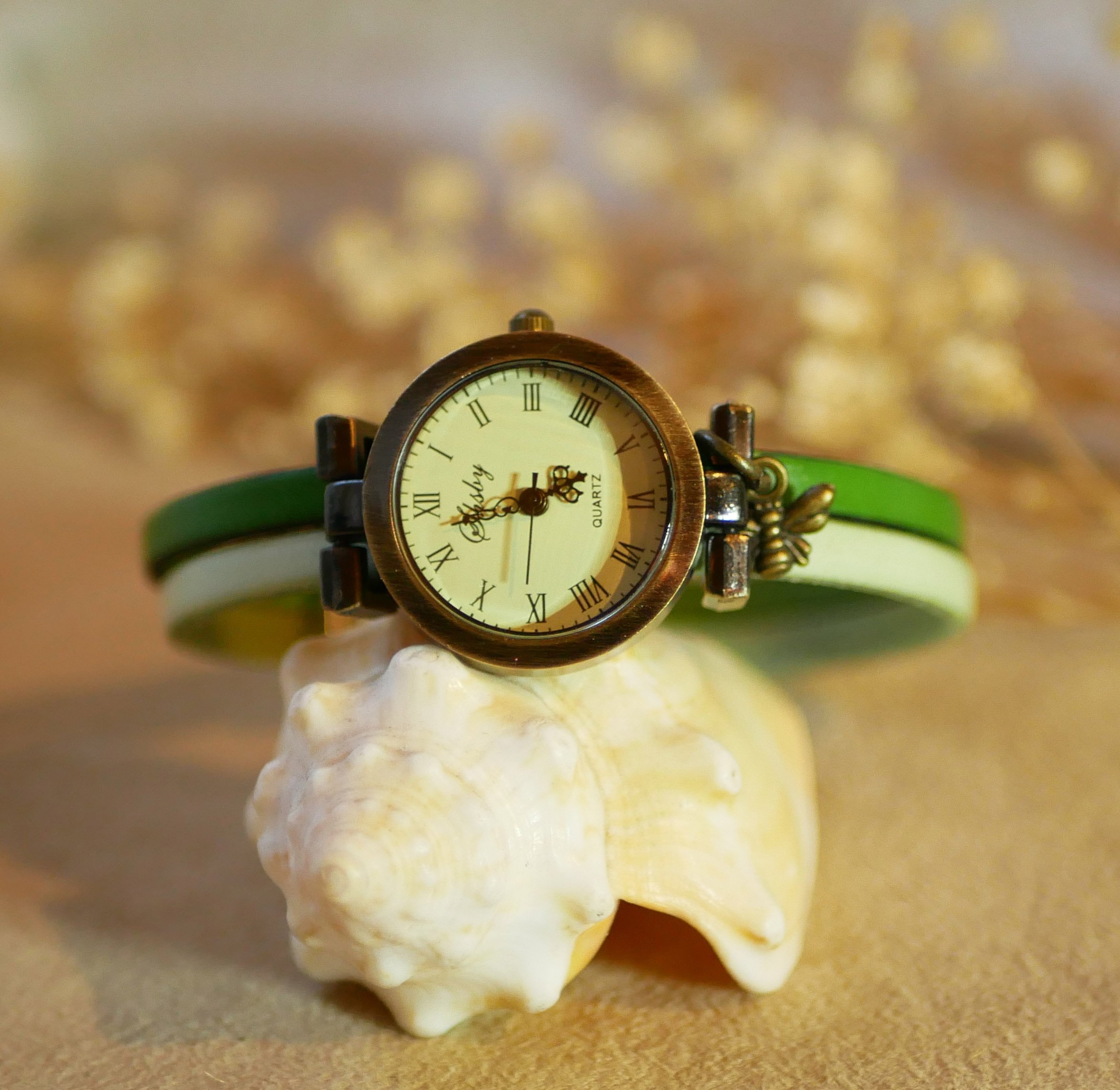 Montre bracelet duo de cuir couleur au choix  et gravure personnalis&eacute;e