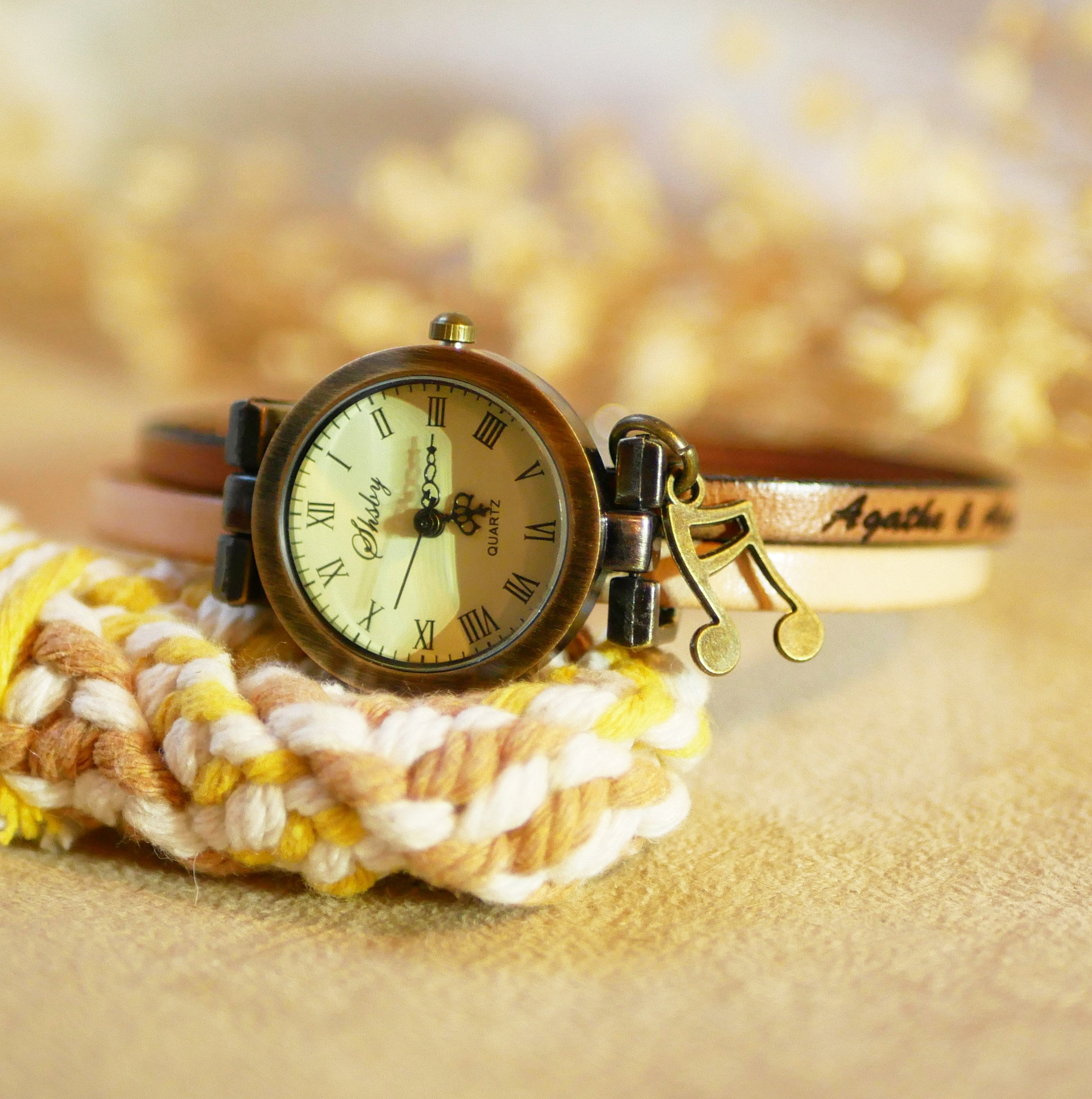 Montre bracelet duo de cuir couleur au choix  et gravure personnalisée