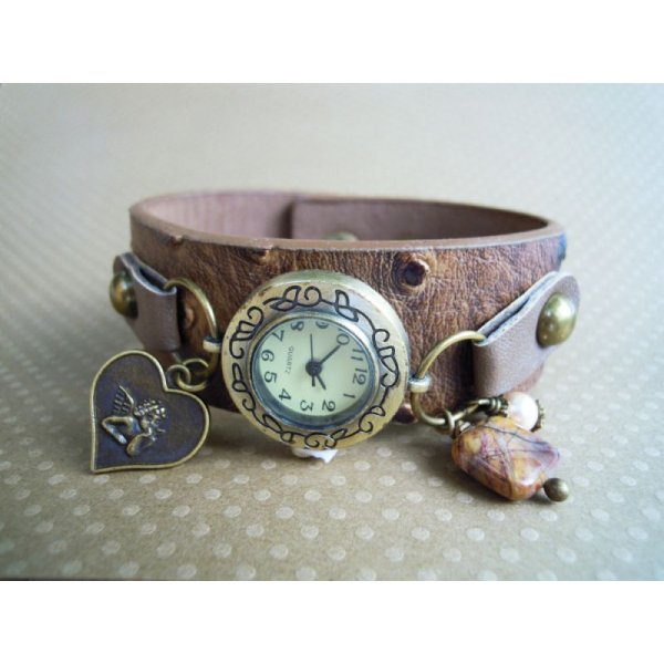 Montre bracelet large cuir marron breloques Ange et pierre