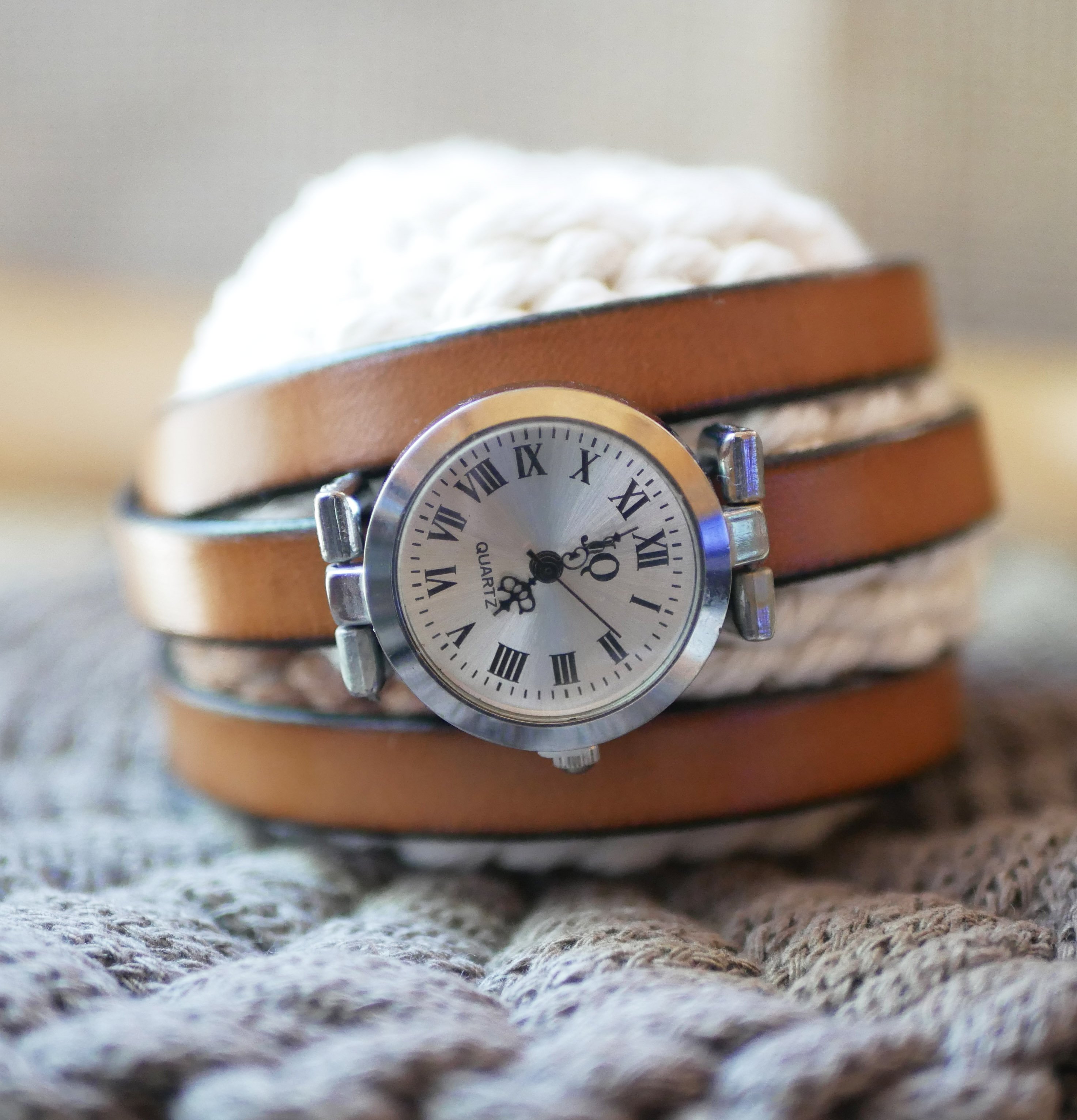 Montre bracelet multi tour personnalisable au cadran argent&eacute; 