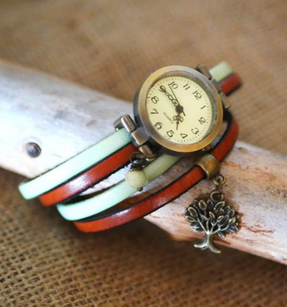 Montre bracelet personnalisable double tour en cuir avec pendentif