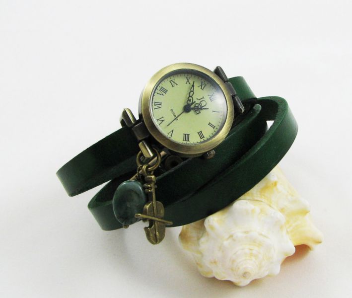 Montre bracelet cuir vert et violon