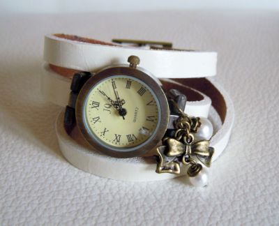 Montre bracelet triple cuir Blanc perles blanches