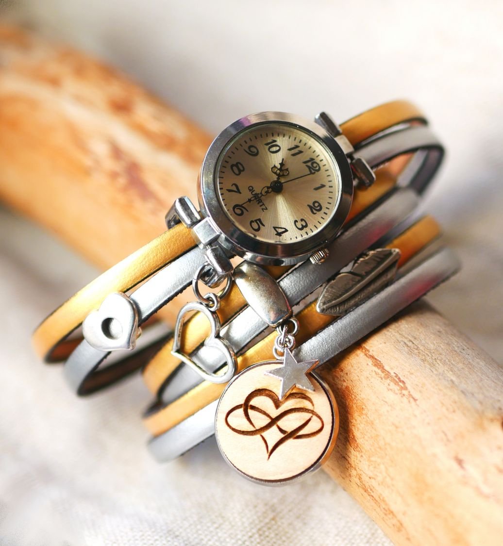 Montre bracelet triple tour en duo de cuir et cabochon bois à personnaliser 
