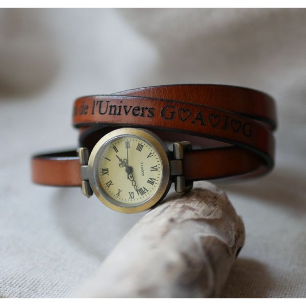 Montre bracelet triple tour personnalisable au cadran bronze 