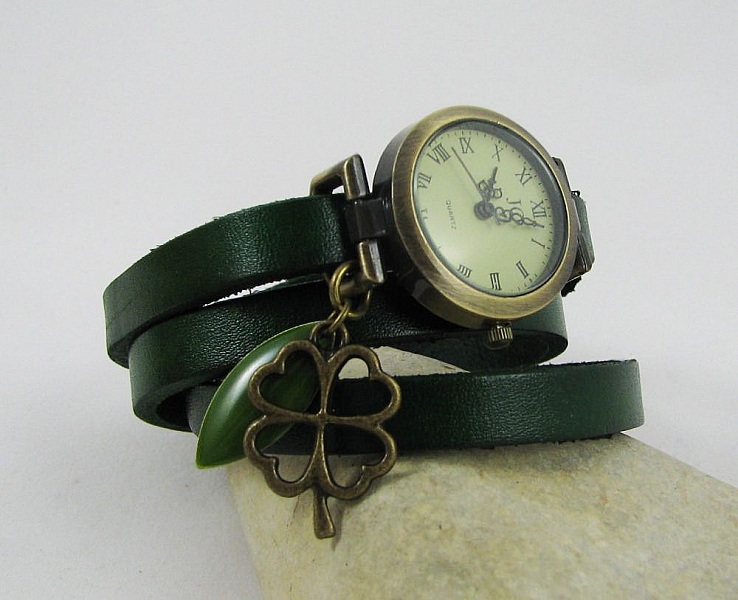Montre bracelet Tr&egrave;fle et sequin vert esprit Saint Patrick