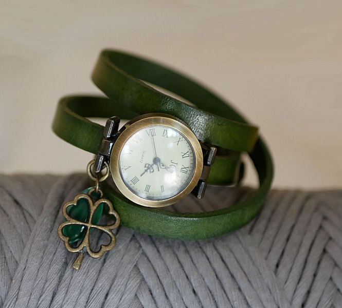 Montre bracelet Tr&egrave;fle et sequin vert esprit Saint Patrick