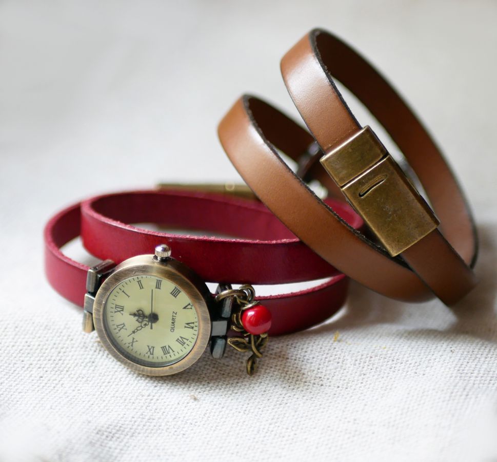 Montre bronze bracelet cuir 2 tours fermoir ajustable