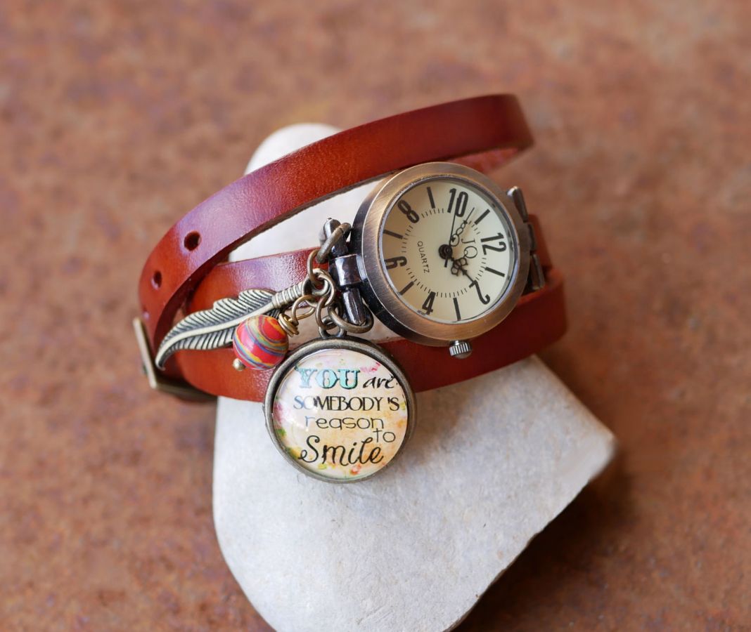 Montre cabochon Smile bracelet cuir au choix