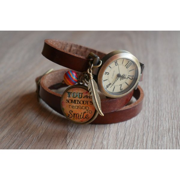 Montre cabochon Smile bracelet cuir au choix