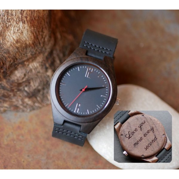 Montre cadran bois noyer sur cuir Noir à personnaliser