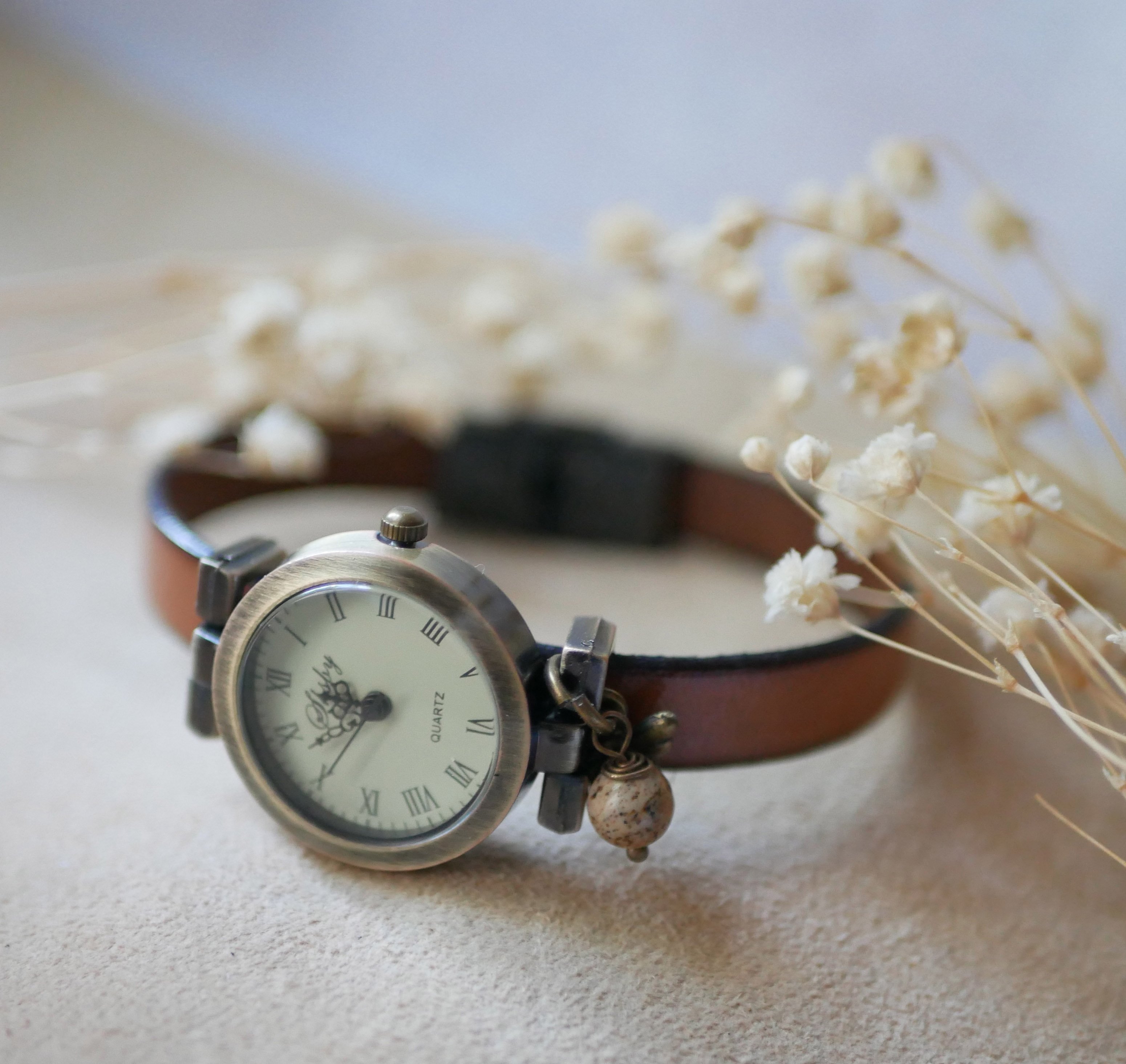 Montre cadran bronze bracelet cuir personnalisable
