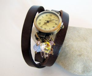 Montre fantaisie bracelet cuir perles Swarovski