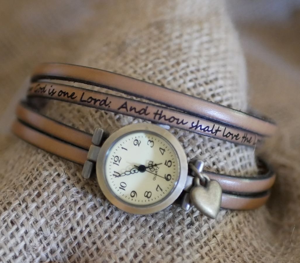 Montre femme ou fille au bracelet multi tours en cuir au choix