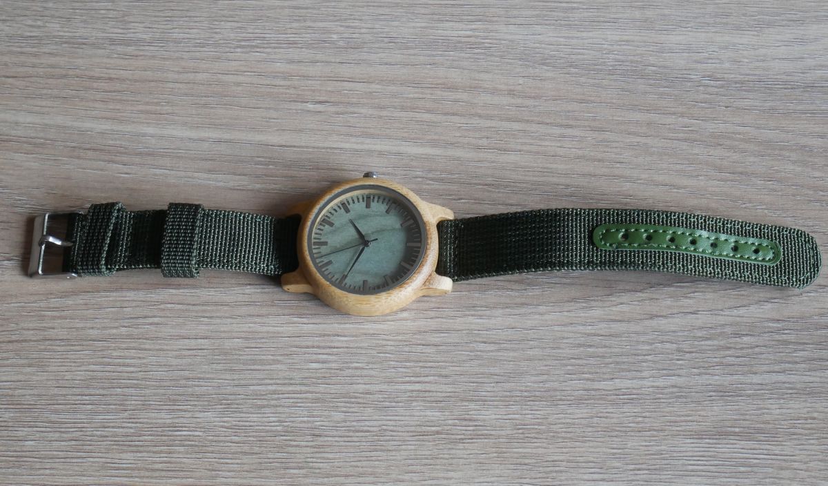 Montre homme bois Vert à graver bracelet nylon végan