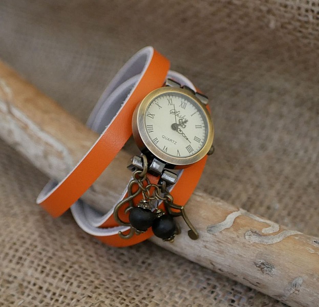 Montre Musique au bracelet triple tour cuir au choix