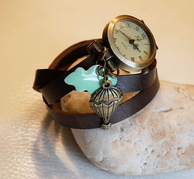 Montre &eacute;vasion bracelet en cuir au choix