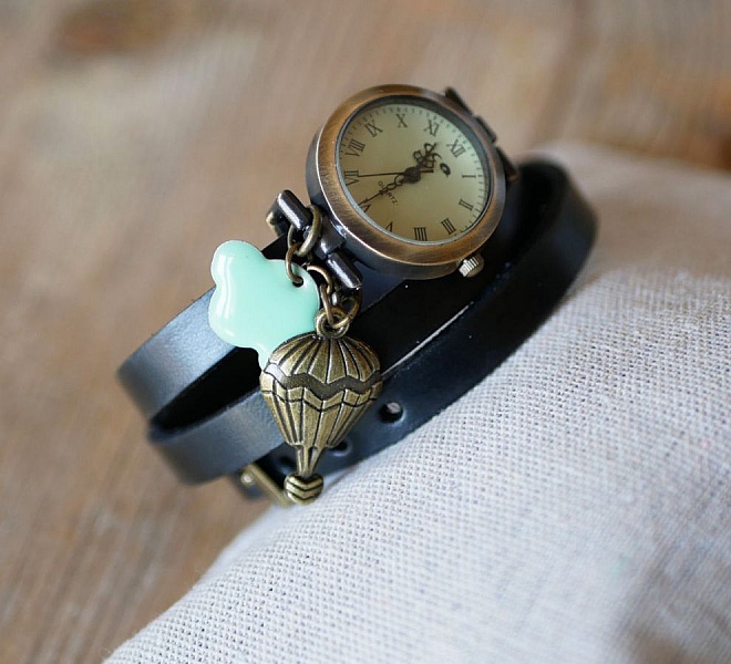 Montre &eacute;vasion bracelet en cuir au choix