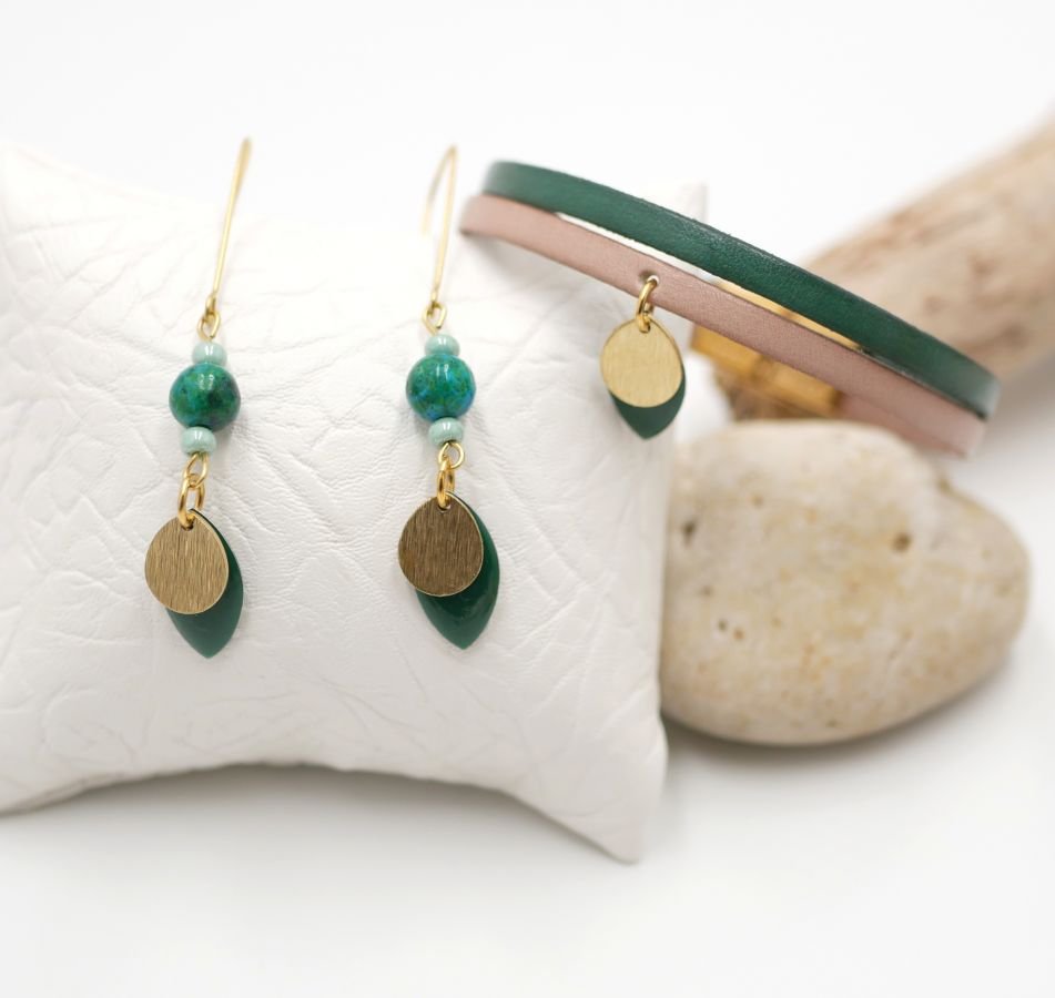 Parure boucles d'oreilles et bracelet cuir aux sequins vert sapin