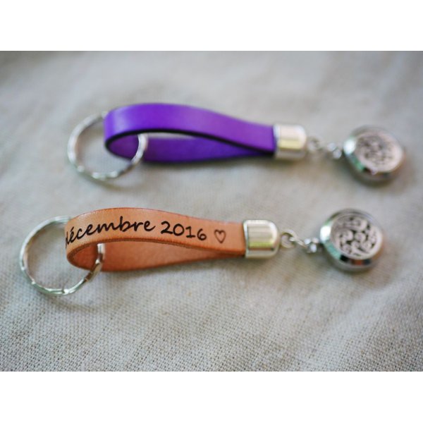 Porte-clefs en cuir avec pendentif diffuseur à personnaliser par gravure 