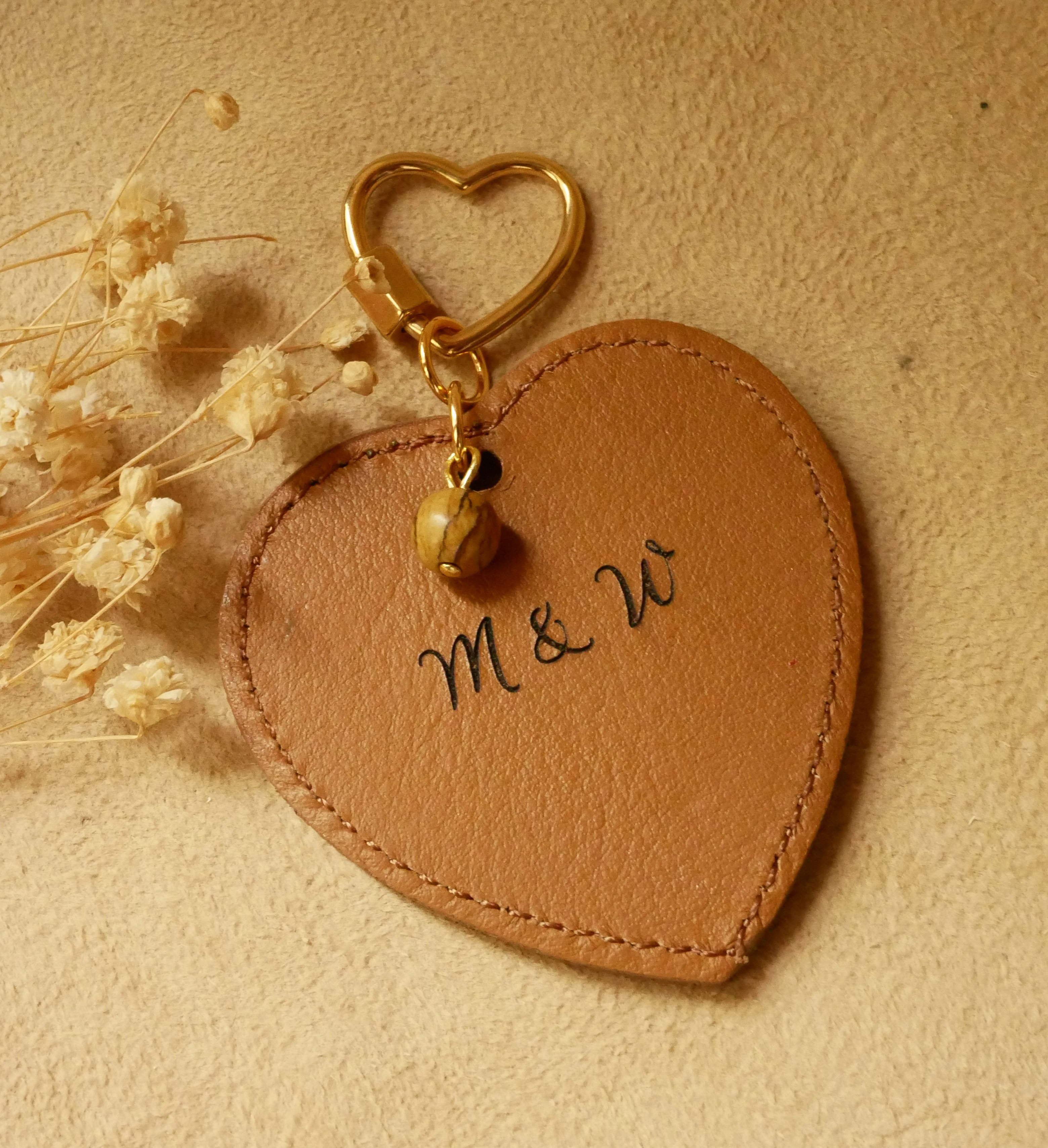 Porte-clés au gros coeur en cuir à graver et personnaliser