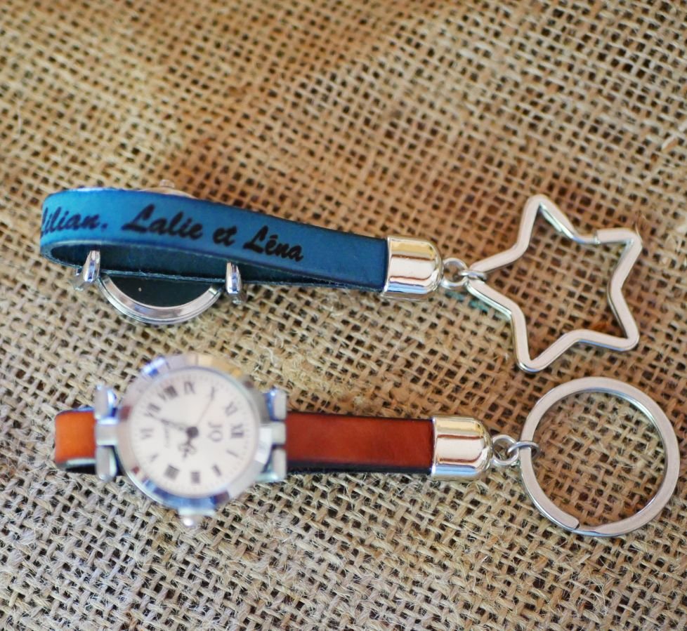 Porte-clé en cuir avec cadran montre personnalisable 