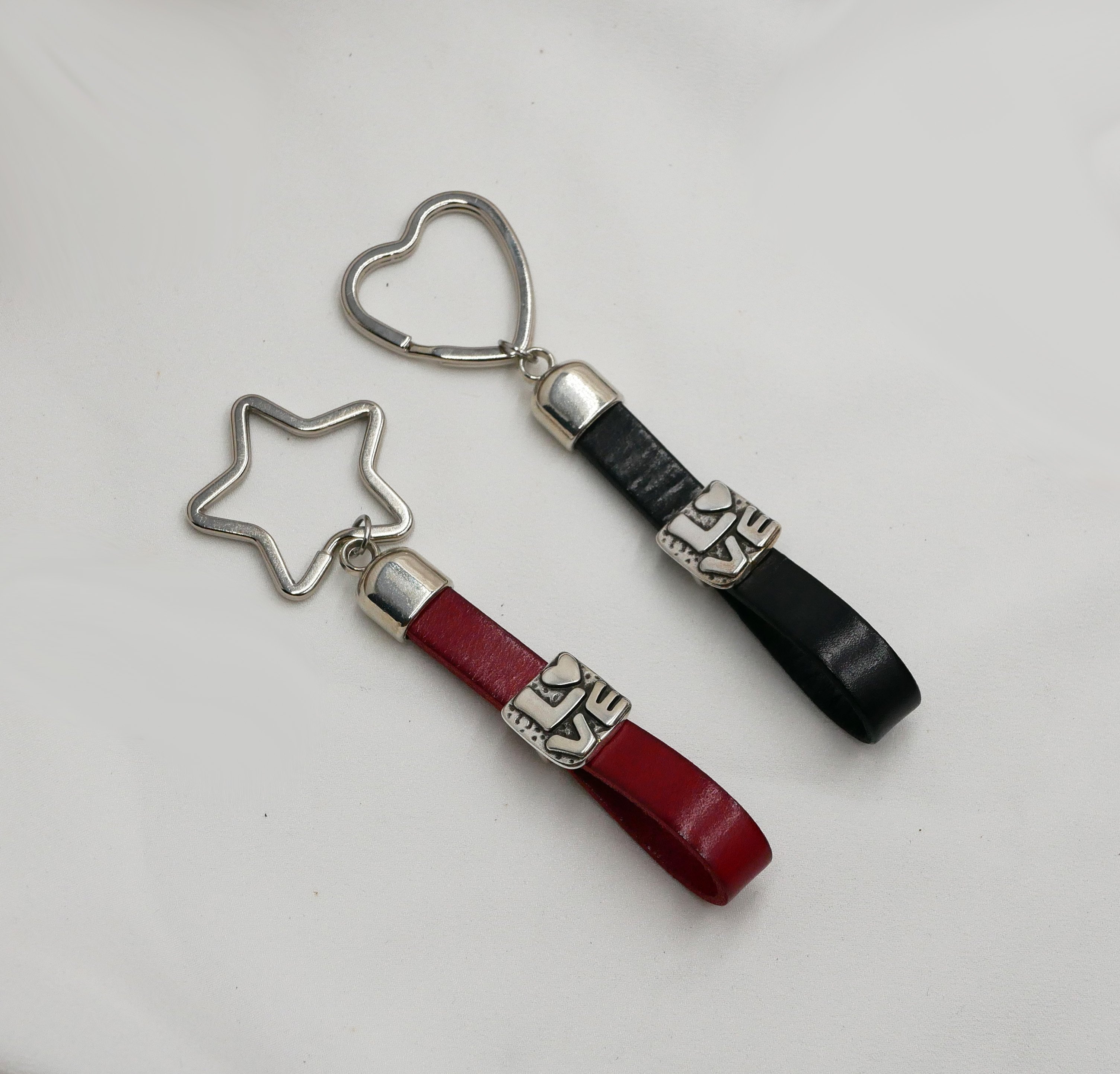 Porte-clés Love en cuir personnalisable par gravure Saint Valentin