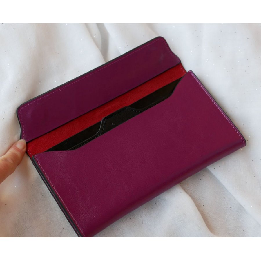 Porte-feuilles en cuir violet style pochette à personnaliser