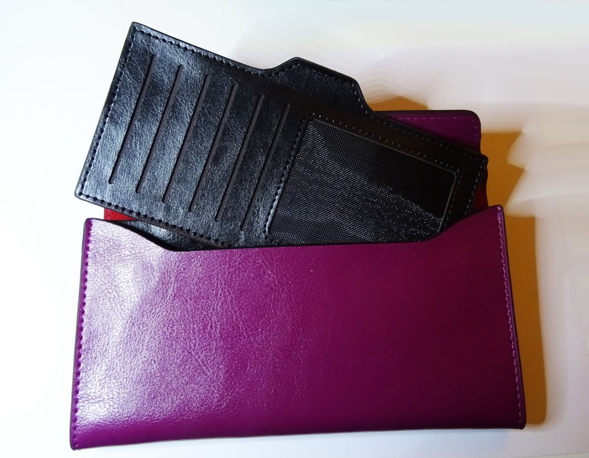 Porte-feuilles en cuir violet style pochette à personnaliser