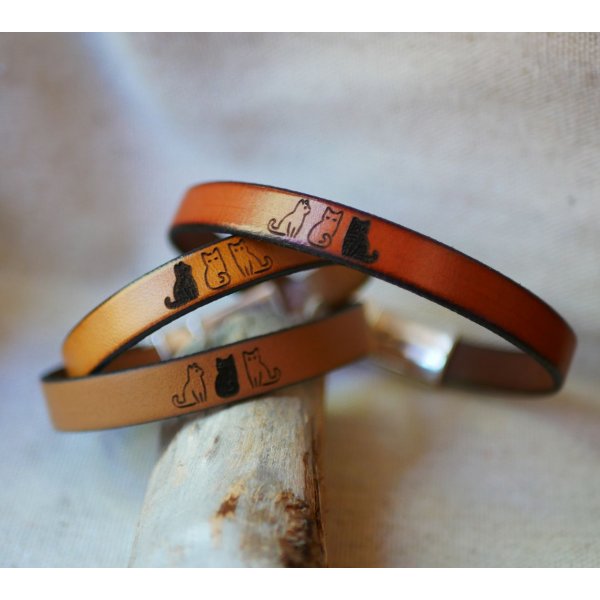 Trio de bracelets en cuir personnalisé par gravure avec dessins au choix