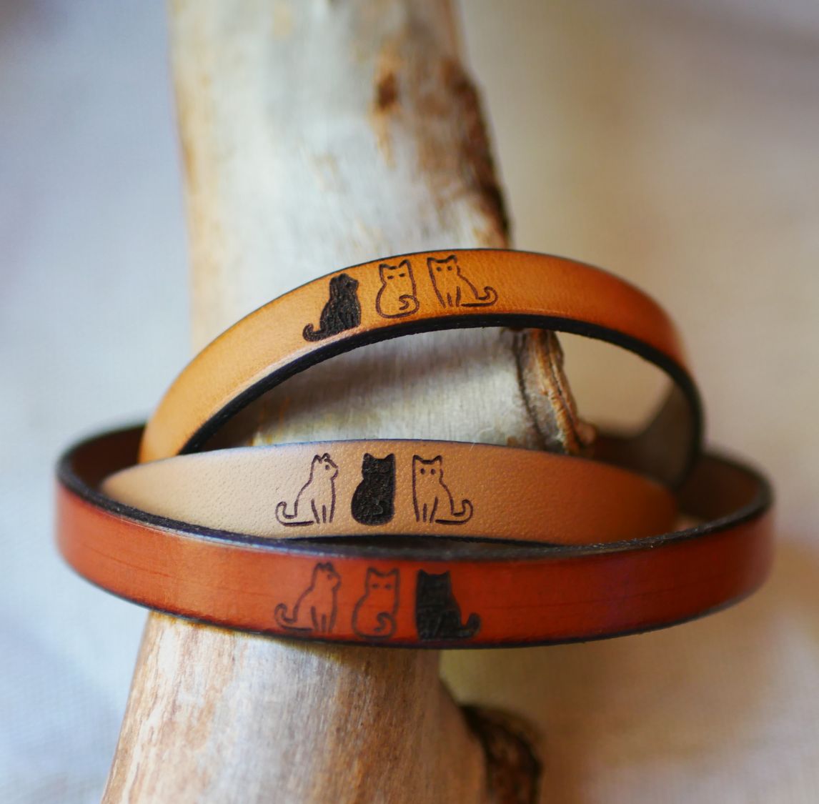 Trio de bracelets en cuir personnalisé par gravure avec dessins au choix