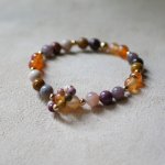 Bracelet en perles pierres naturelles Mokaïte et Cornalite avec anneau de mini perles