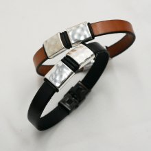 Bracelet cuir homme aux carrés martelés en métal à personnaliser