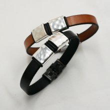 Bracelet cuir homme aux carrées martelés en métal à personnaliser